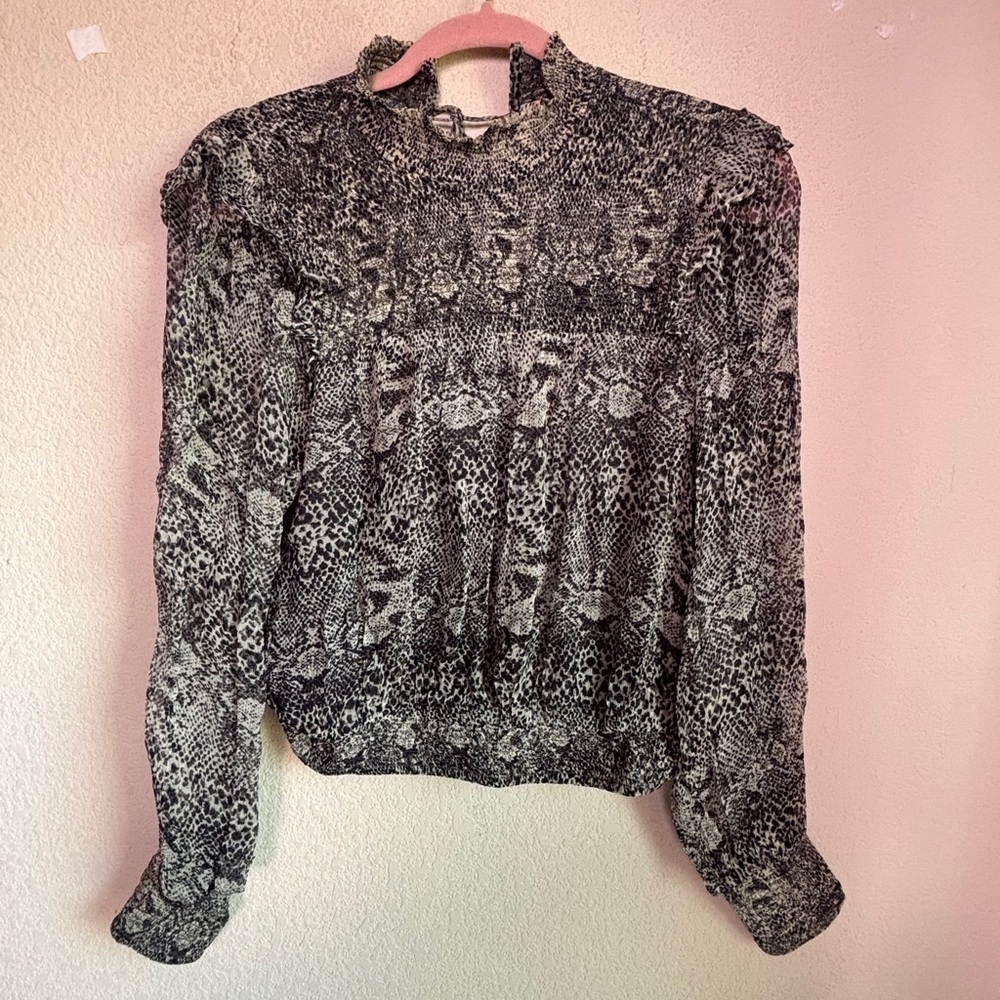 Free People Roma Gray Snake Print Smocked Crepe High Neck Ruffle Sleeve Blouse S - Picture 2 of 14